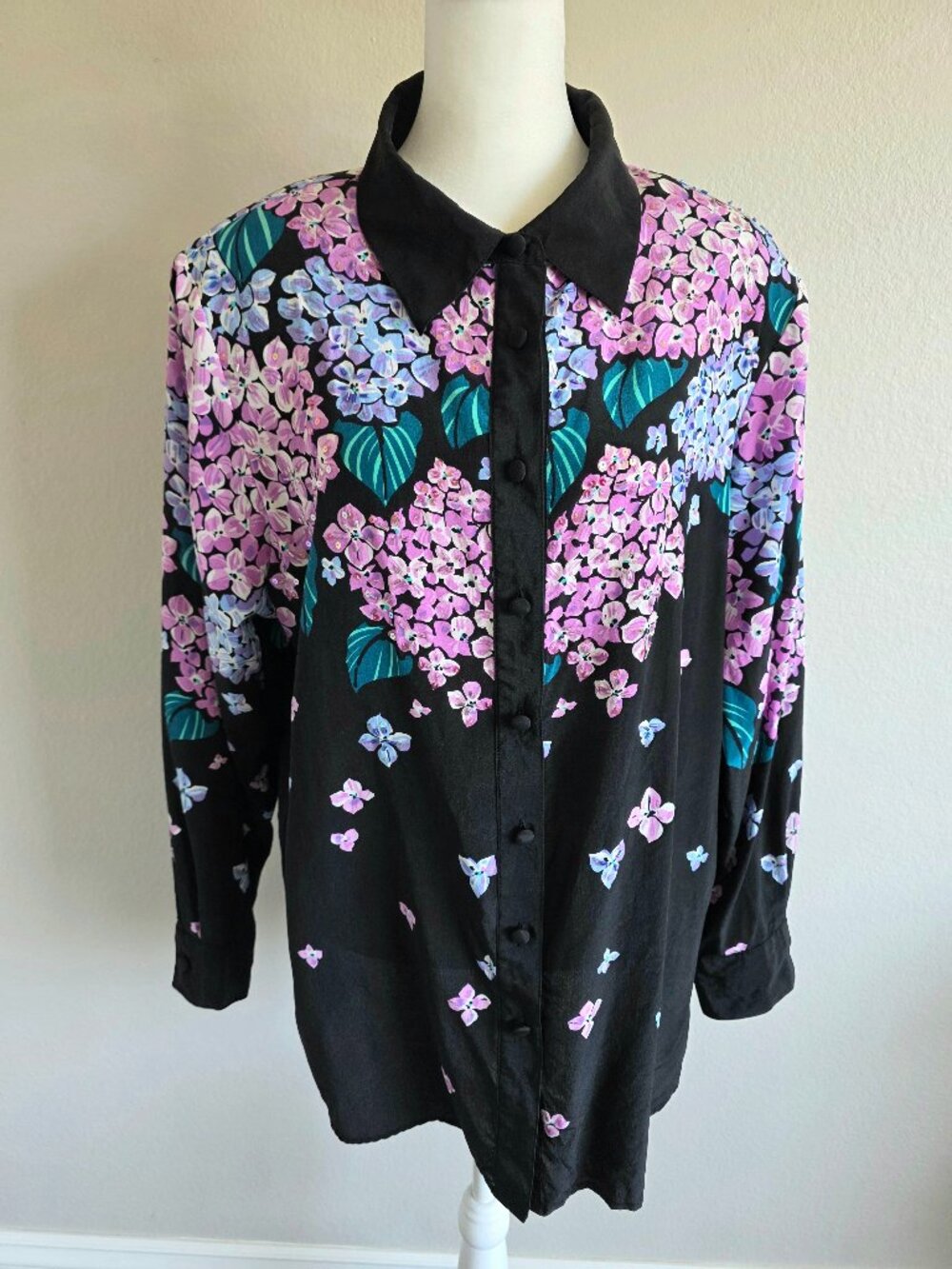 Bob Mackie Wearable Art Blouse Plus Size 1X Silk Floral Hydrangea Sequins Beads